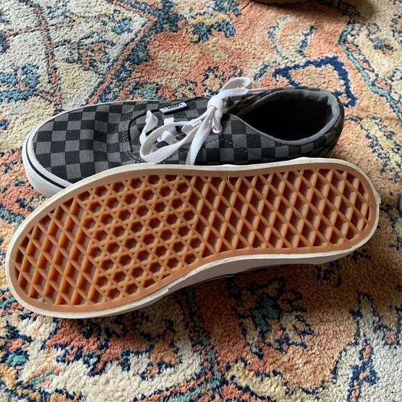 Checkered vans - Picture 3 of 3
